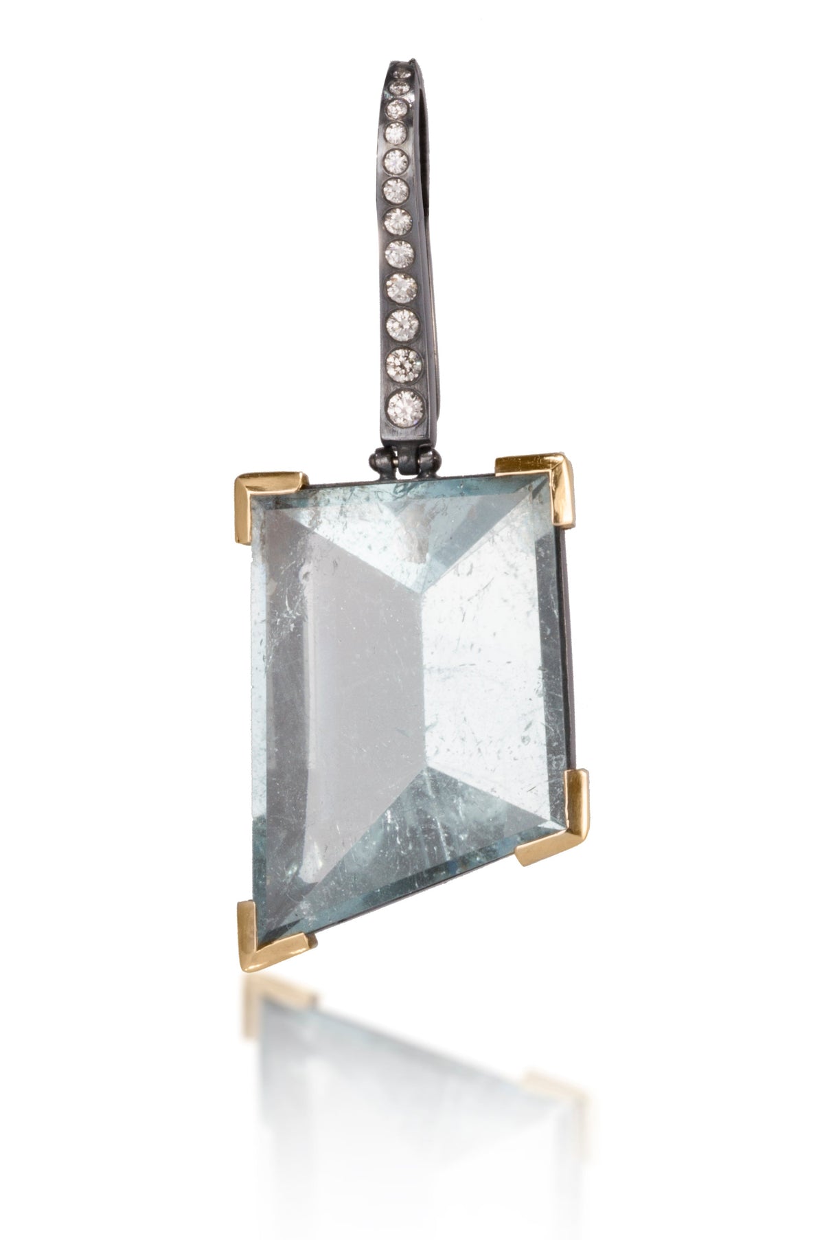 Facets N-151-AU